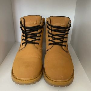 Boy’s boots